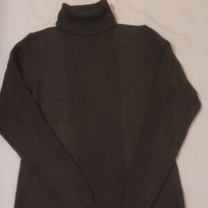 Sundance turtleneck sweater size large.